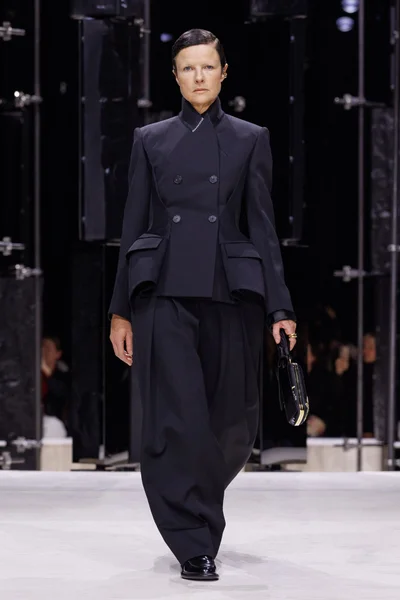 Look 43